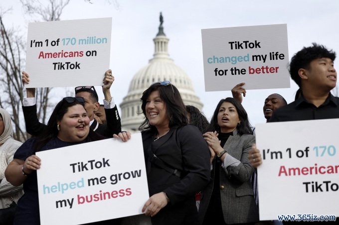 Người ủng hộ TikTok tập trung bên ngoài Đồi Capitol， Washington tháng 3/2024. Ảnh: AFP